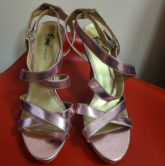 Shoes - Picture 4 of 4